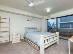 3 'Peninsula Waters', 2-4 Soldiers Point Rd - Beautiful Air Conditioned Unit with Pool, Lift & WIFI, Soldiers Point